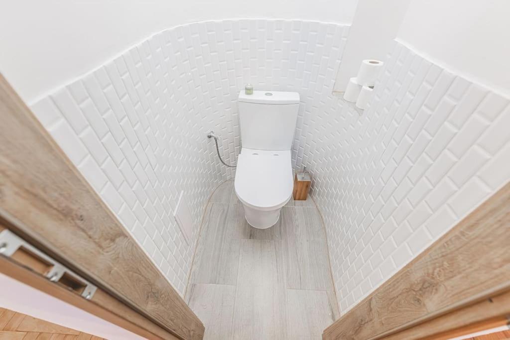 Carolina'S Yoga Apartment Hradec Kralove Luaran gambar